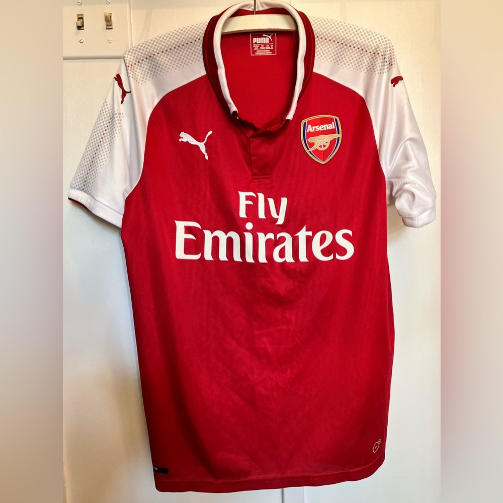 Fly Emirates jersey